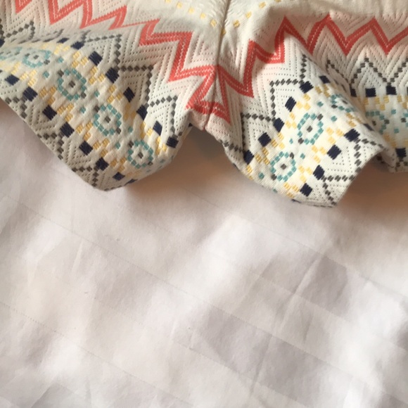 Parker Riley cream cotton textured zigzag design short shorts NWOT - Picture 6 of 8